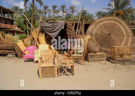 Cairo, Egypt. 7th Sep, 2016. Straw-traditional products are seen, in Cairo, Egypt, on September 7, 2016 Credit:  Amr Sayed/APA Images/ZUMA Wire/Alamy Live News Stock Photo