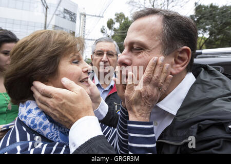 Sao Paulo, Brazil. 7th Sep, 2016. Candidate for mayor of Sao Paulo, JOAO DORIA, meets homeless workers this Wednesday, 07. © Paulo Lopes/ZUMA Wire/Alamy Live News Stock Photo