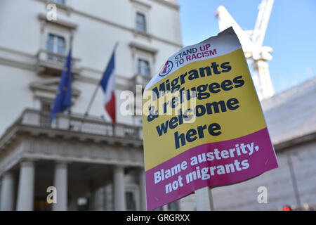 Knightsbridge, London, UK. 7th September 2016. Protest outside the French embassy in London against the Calais wall to be built Stock Photo