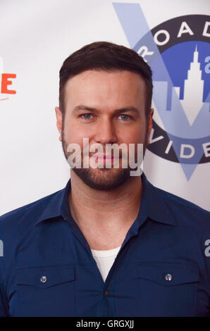 New York, NY, USA. 07th Sep, 2016. Taran Killam attends the 'Brother Nature' New York Premiere at Regal E-Walk 13 on September 7, 2016 in New York City. Credit:  Raymond Hagans/Media Punch/Alamy Live News Stock Photo