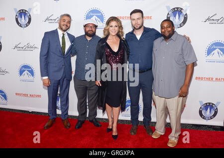 New York, NY, USA. 07th Sep, 2016. (L-R) Osmany Rodriguez, Bobby Moynihan, Rita Wilson, Taran Killam and Kenan Thompson attend the 'Brother Nature' New York Premiere at Regal E-Walk 13 on September 7, 2016 in New York City. Credit:  Raymond Hagans/Media Punch/Alamy Live News Stock Photo