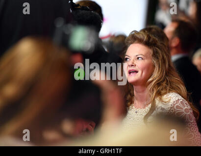 Berlin, Germany. 7th Sep, 2016. US-American actress Renee Zellweger arriving for the Germany premiere of the movie 'Bridget Jones' Baby' in Berlin, Germany, 7 September 2016. The comedy appears in German cinemas on 20 October 2016. PHOTO: JENS KALAENE/dpa/Alamy Live News Stock Photo