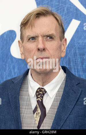 Venice, Italien. 07th Sep, 2016. Timothy Spall during the 'The Journey' photocall at the 73rd Venice International Film Festival on September 07, 2016 | Verwendung weltweit © dpa/Alamy Live News Stock Photo