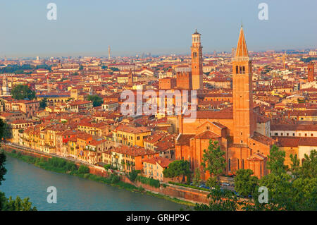 Santa Anastasia church, Torre dei Lamberti, Adige River, Verona, Veneto, Italy Stock Photo