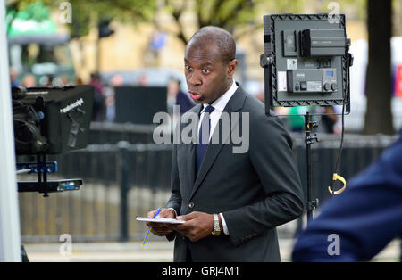 Clive Myrie, BBC News, Reporting Live From College Green Stock Photo ...