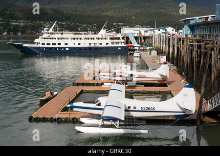Safari Endeavour cruise docked at the South Franklin dock, Juneau, Alaska. Sightseeing seaplanes parked at the water front in Ju Stock Photo