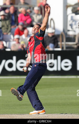 Alviro Petersen in bowling action for Essex - Essex Eagles vs Worcestershire Royals - Clydesdale Bank CB40 Group A Cricket at the Ford County Ground, Chelmsford - 13/05/12 Stock Photo