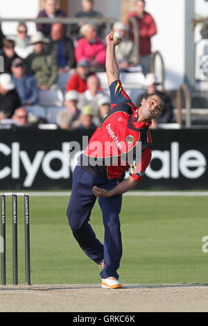 Alviro Petersen in bowling action for Essex - Essex Eagles vs Worcestershire Royals - Clydesdale Bank CB40 Group A Cricket at the Ford County Ground, Chelmsford - 13/05/12 Stock Photo