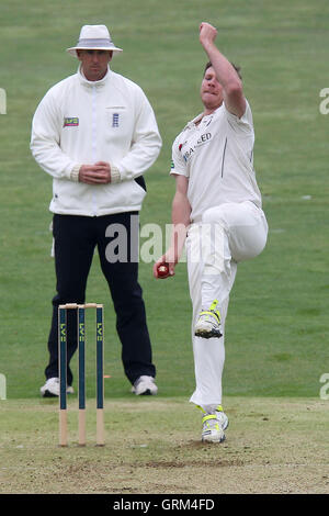 Matt Coles in bowling action for Kent - Essex CCC vs Kent CCC - LV County Championship Division Two Cricket at the Essex County Ground, Chelmsford - 22/05/13 Stock Photo