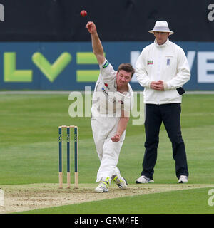 Matt Coles in bowling action for Kent - Essex CCC vs Kent CCC - LV County Championship Division Two Cricket at the Essex County Ground, Chelmsford - 22/05/13 Stock Photo