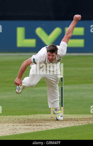 Matt Coles in bowling action for Kent - Essex CCC vs Kent CCC - LV County Championship Division Two Cricket at the Essex County Ground, Chelmsford - 22/05/13 Stock Photo