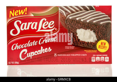 Winneconne, WI - 29 July 2016:  Box of Sara Lee chocolate cupcakes on an isolated background. Stock Photo