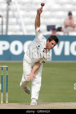 Ryan ten Doeschate - Essex CCC vs Glamorgan CCC - LV County Championship, Division Two at Ford County Ground, Chelmsford, Essex - 28/04/07 Stock Photo