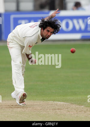 Kabir Ali of Worcestershire - Essex CCC vs Worcestershire CCC - - Friendly Match at Ford County Ground, Chelmsford, 13/04/07 Stock Photo