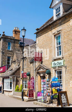 England, Gloucestershire, Cotswolds, Bourton-on-the-water Stock Photo