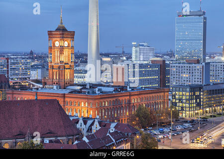 Rotes Rathaus (Red City Hall), located in the Mitte district near Alexanderplatz in Berlin, Germany Stock Photo