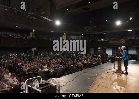 Chicago, Illinois, USA. 8th Sep, 2016. Presidential candidate Dr. Jill Stein for the Green Party, talks about her platform to a crowd of supporters at the Preston Bradley Center in Chicago. Credit:  Rick Majewski/ZUMA Wire/Alamy Live News Stock Photo