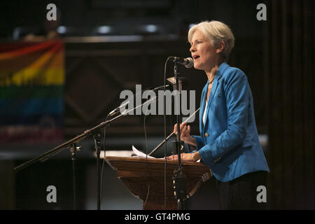 Chicago, Illinois, USA. 8th Sep, 2016. Presidential candidate Dr. Jill Stein for the Green Party, talks about her platform to a crowd of supporters at the Preston Bradley Center in Chicago. Credit:  Rick Majewski/ZUMA Wire/Alamy Live News Stock Photo