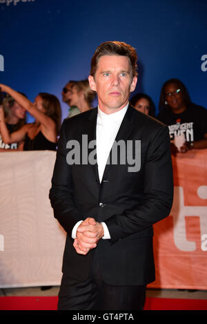 Toronto, Ontario, Canada. 8th Sep, 2016. Actor ETHAN HAWKE attends 'The Magnificent Seven' premiere during the 2016 Toronto International Film Festival at Roy Thomson Hall on September 8, 2016 in Toronto, Canada Credit:  Igor Vidyashev/ZUMA Wire/Alamy Live News Stock Photo