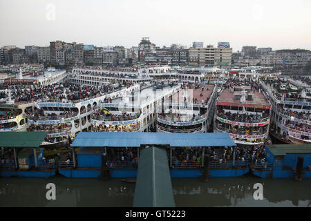 Dhaka, Bangladesh. 9th Sep, 2016. Overcrowded ferries stand at the terminal carrying passengers heading home for Eid al-Adha festival in Dhaka, Bangladesh, Sept. 9, 2016. Eid al-Adha ('Festival of the Sacrifice''), also called the ''Sacrifice Feast'' or ''Bakr-Eid'', Credit:  ZUMA Press, Inc./Alamy Live News Stock Photo