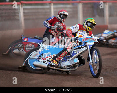 Heat 4 - Ulamek (green), Shields (red) - Lakeside Hammers vs Swindon Robins - Sky Sports Elite League at Arena Essex, Purfleet - 17/08/07 Stock Photo