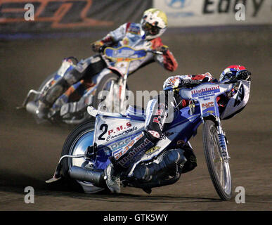 Heat 8 - Stead (red), Korneliussen (yellow) - Lakeside Hammers vs Swindon Robins - Sky Sports Elite League at Arena Essex, Purfleet - 17/08/07 Stock Photo