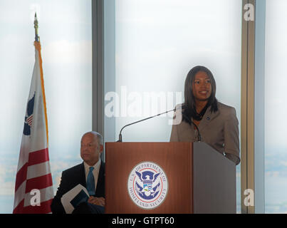 New York City, United States. 09th Sep, 2016. GSA Administrator Denise Turner Roth. Department of Homeland Security Secretary Jeh Charles Johnson joined NYC Mayor Bill de Blasio & NYPD Commissioner William Bratton for a ceremony on the 63rd floor of the World Trade Center in official recognition of the federal government returning to the World Trade Center. Credit:  Andy Katz/Pacific Press/Alamy Live News Stock Photo