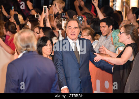 Toronto, Ontario, Canada. 9th Sep, 2016. Director OLIVER STONE attends the 'Snowden' premiere during the 2016 Toronto International Film Festival at Roy Thomson Hall on September 9, 2016 in Toronto, Canada © Igor Vidyashev/ZUMA Wire/Alamy Live News Stock Photo