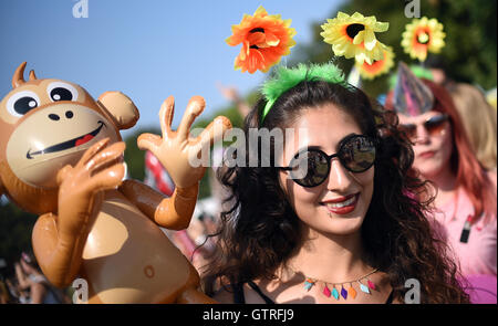 Berlin, Germany. 10th Sep, 2016. Young women celebrate at the Lollapalooza music festival in Berlin, Germany, 10 September 2016. Photo: BRITTA PEDERSEN/dpa/Alamy Live News Stock Photo