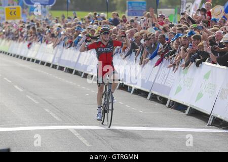 Bristol, UK.  10th September 2016. Tour of Britain stage 7b, circuit race. Rohan Dennis of BMC wins the stage, while Steve Cummings retains the yellow jersey heading into the final stage in London tomorrow Credit:  Neville Styles/Alamy Live News Stock Photo