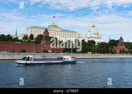 Moscow, Russia. Saturday, September 10, 2016. Annual two-day festival The City Day is under way in Moscow, Russia. People can take a tour down the Moscow-river on board the leisure boat. Credit:  Alex's Pictures/Alamy Live News Stock Photo