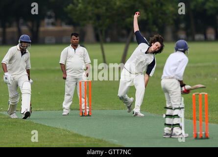 Victoria Park Juniors vs Island - Victoria Park Community Cricket League - 24/06/08 Stock Photo