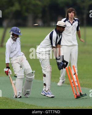 Victoria Park Juniors vs Island - Victoria Park Community Cricket League - 24/06/08 Stock Photo