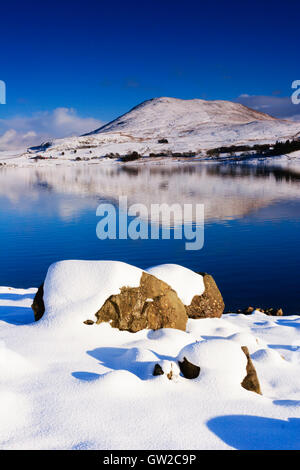 Snow covered shoreline. Llyn Celyn, Bala, Gwynedd  Wales Stock Photo