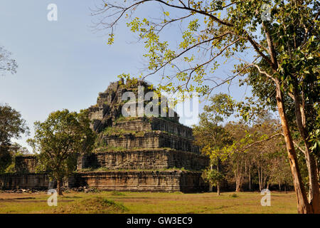 Koh Ker Angkorian site - Prasat Thom Temple Stock Photo