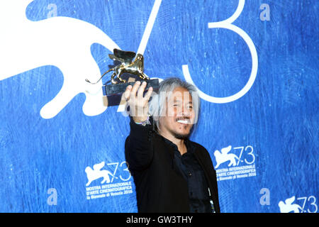 Venice, Italy. 10th Sep, 2016. Director Lav Diaz with Gold Lion for the movie 'Ang Babaeng Humayo (The Woman who left)' during the 73rd Venice Film Festival in Venice. Credit:  Andrea Spinelli/Pacific Press/Alamy Live News Stock Photo