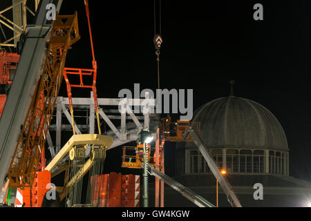 Dundee, UK. 11th Sep, 2016. Balfour Beatty installs large steelwork arch over Dundee rail station in 6 hour window when rail line is closed.The arch forms a key part of the ongoing Dundee Central Waterfront development. This significant engineering operation was 12 months in the planning. Credit:  Alan Paterson/Alamy Live News Stock Photo