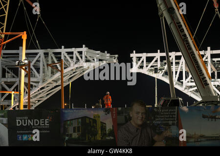 Dundee, UK. 11th Sep, 2016. Balfour Beatty installs large steelwork arch over Dundee rail station in 6 hour window when rail line is closed.The arch forms a key part of the ongoing Dundee Central Waterfront development. This significant engineering operation was 12 months in the planning. Credit:  Alan Paterson/Alamy Live News Stock Photo
