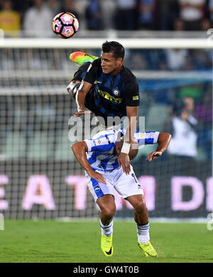 Pescara, Italy. 11th Sep, 2016. Jeison Murillo(up) of Inter Milan vies with Ahmad Benali of Pescara during their Italian Serie A football match in Pescara, Italy, Sept. 11, 2016. Inter Milan won 2-1. Credit:  Alberto Lingria/Xinhua/Alamy Live News Stock Photo