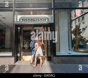 Nintendo Store Rockefeller Nintendo store, Rockefeller Center, New York City, New York, USA Stock ...
