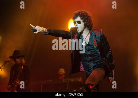 Enrique Bunbury performs on stage during Day 1 of Cruilla Festival at Parc del Forum.© Charlie Perez/Alamy Stock Photo