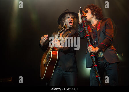 Enrique Bunbury performs on stage during Day 1 of Cruilla Festival at Parc del Forum.© Charlie Perez/Alamy Stock Photo