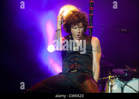 Enrique Bunbury performs on stage during Day 1 of Cruilla Festival at Parc del Forum.© Charlie Perez/Alamy Stock Photo