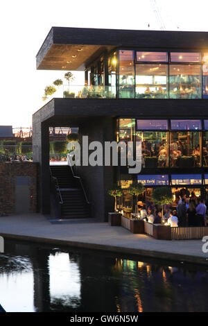 The trendy Lighterman gastro pub on the Regent's Canal, in the vibrant King's Cross regeneration area, in north London, England Stock Photo