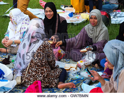 Manila, Philippines. 12th Sep, 2016. Muslim families 