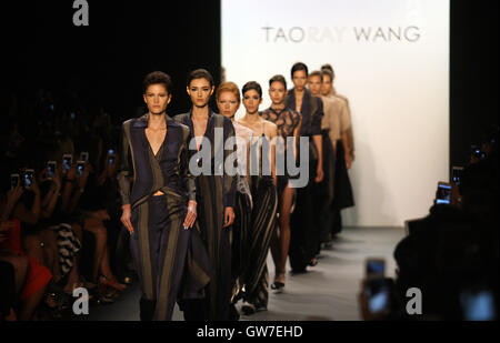 New York, USA. 12th Sep, 2016. Models present creations of Taoray Wang Spring/Summer 2017 collection during the New York Fashion Week in New York, the United States, Sept. 12, 2016. Credit:  Wu Rong/Xinhua/Alamy Live News