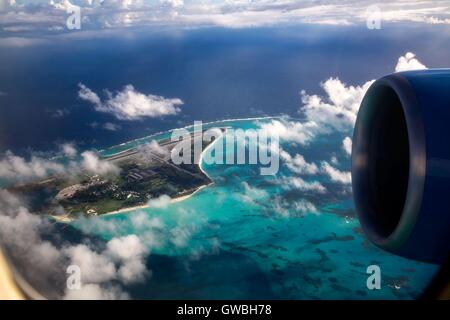 A view of Midway Atoll from the air as Air Force One heads back to Hawaii during U.S President Barack Obama's visit to Midway Atoll September 1, 2016 in the Papahanaumokuakea Marine National Monument, Northwestern Hawaiian Islands. Stock Photo