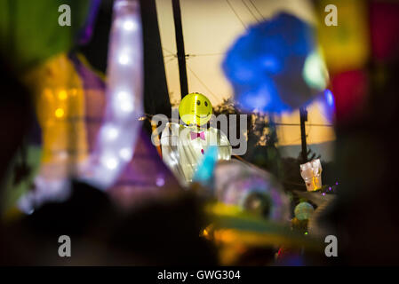 Atlanta, Georgia, USA. 10th Sep, 2016. Tens of thousands of people gather on the Atlanta BeltLine Eastside Trail for the 2016 Lantern Parade. The annual tradition was founded by Chantelle Rytter in 2010. © Steve Eberhardt/ZUMA Wire/Alamy Live News Stock Photo
