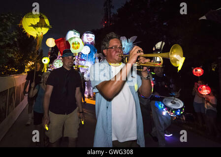 Atlanta, Georgia, USA. 10th Sep, 2016. Tens of thousands of people gather on the Atlanta BeltLine Eastside Trail for the 2016 Lantern Parade. The annual tradition was founded by Chantelle Rytter in 2010. © Steve Eberhardt/ZUMA Wire/Alamy Live News Stock Photo