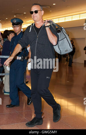 Tokyo, Japan. 14th September, 2016. American actor and filmmaker Tom Hanks arrives at Tokyo International Airport on September 14, 2016, Tokyo, Japan. Hanks arrived with fellow actor Aaron Eckhart to promote their film Sully which hits Japanese theaters on September 24. Credit:  Rodrigo Reyes Marin/AFLO/Alamy Live News Stock Photo